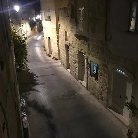 Vakantiehuis Charming Townhouse - Malta Naxxar