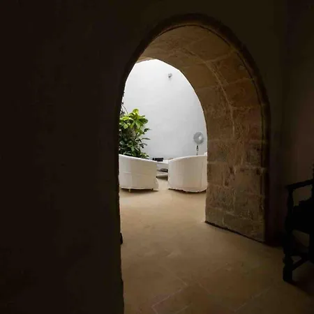Charming Townhouse - Malta Semesterbostad