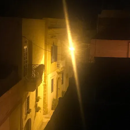 Charming Townhouse - Malta Vakantiehuis Naxxar